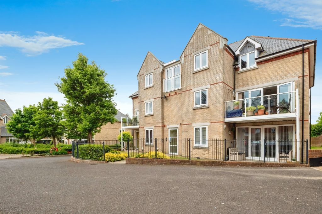 Property photo 1 of 18
