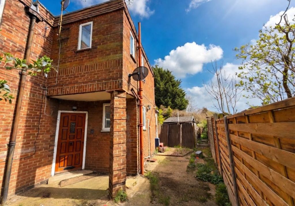 Property photo 1 of 2