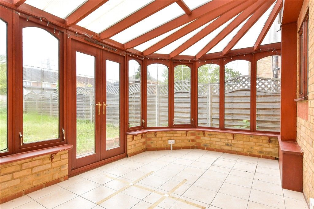 Property photo 3 of 12 Conservatory