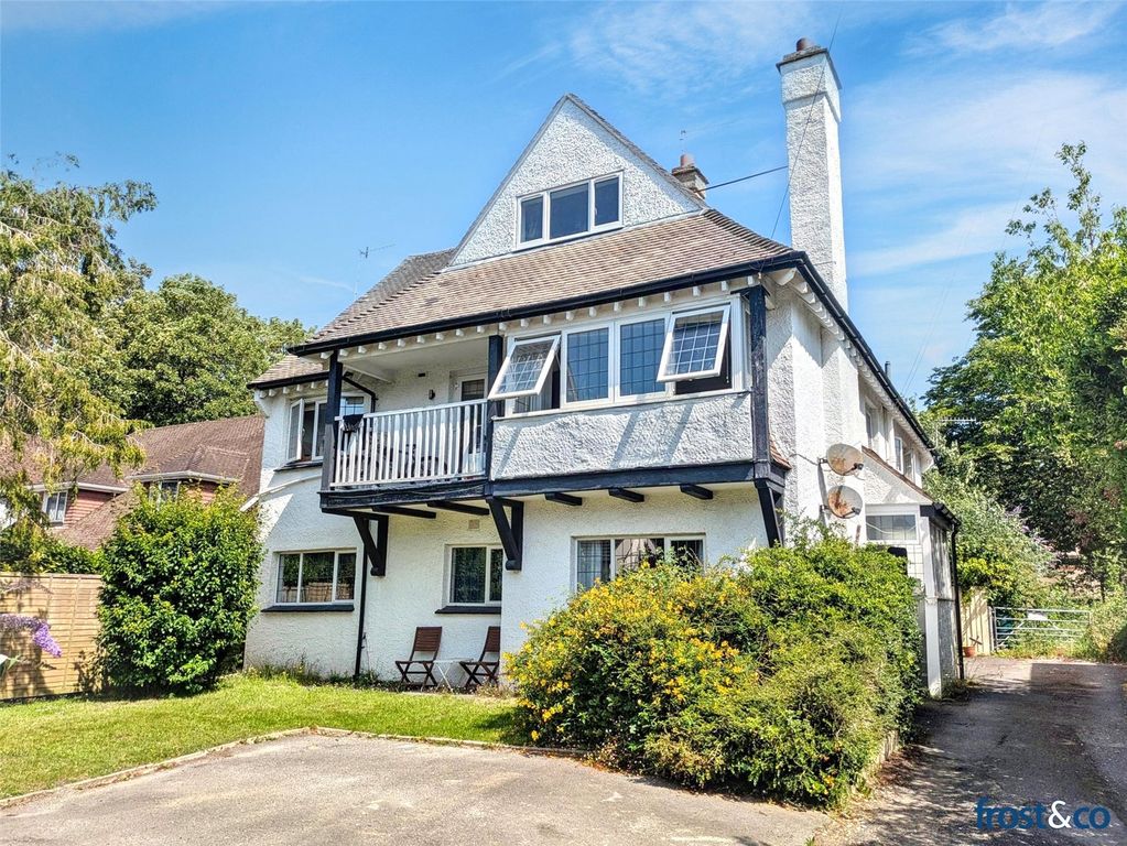 Property photo 1 of 7 Tudor Court
