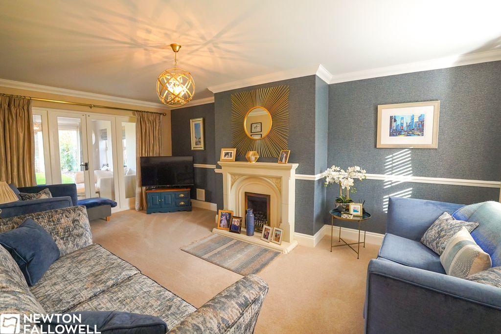 Property photo 2 of 27