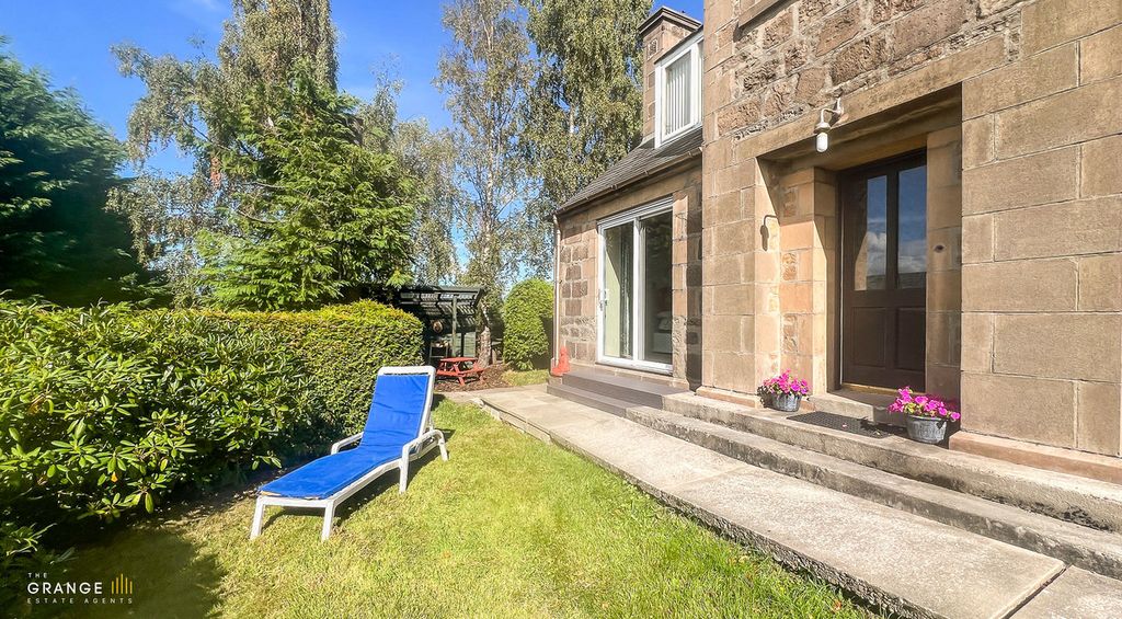 Property photo 3 of 43