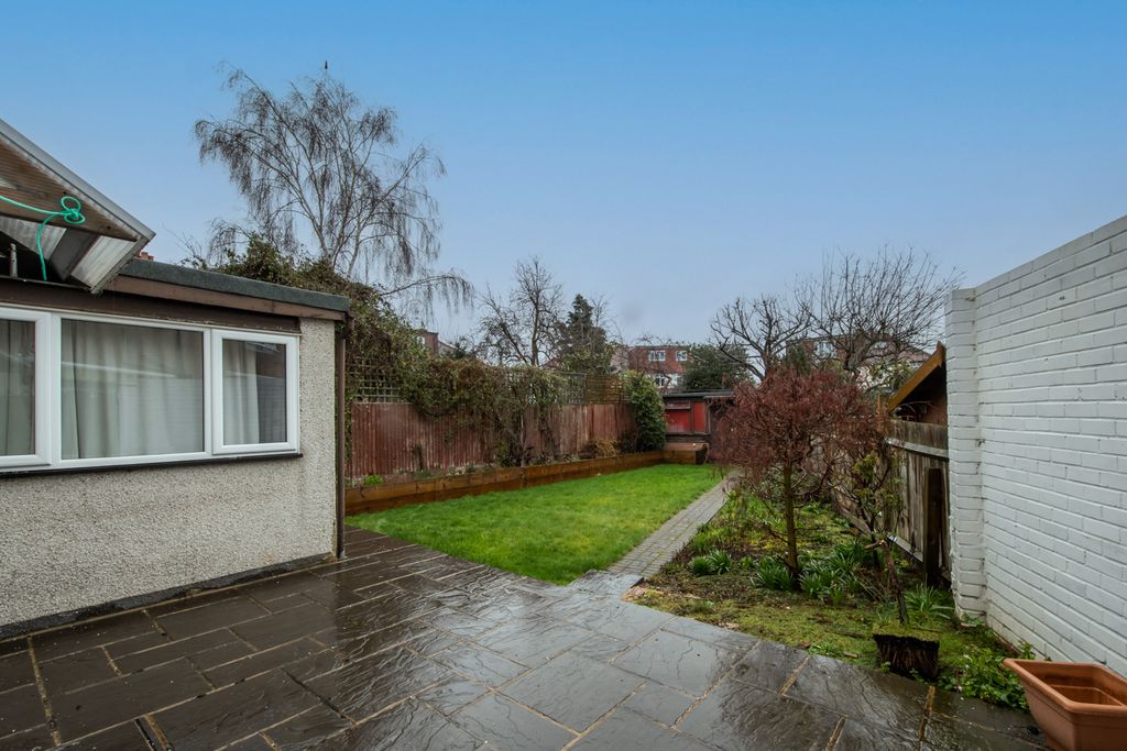 Property photo 3 of 17