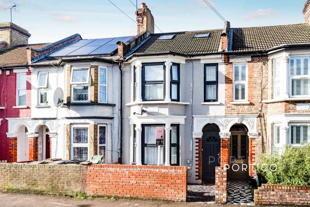 Property photo 2 of 18 Pbox-Img.Jpg