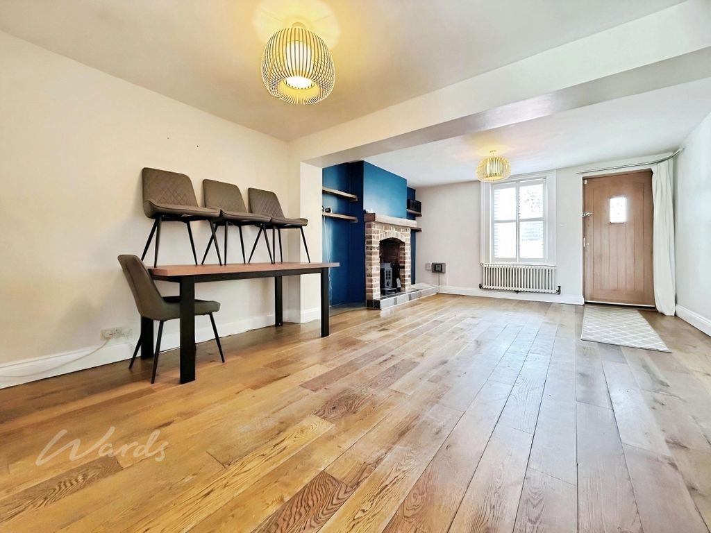 Property photo 3 of 11 Lounge (2)