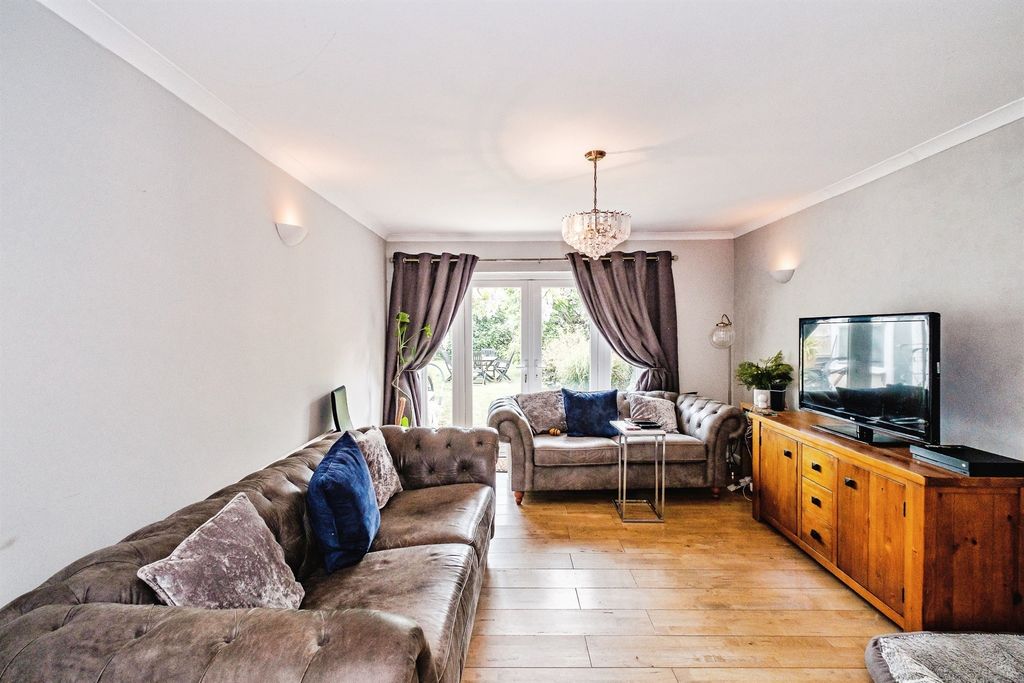 Property photo 3 of 17