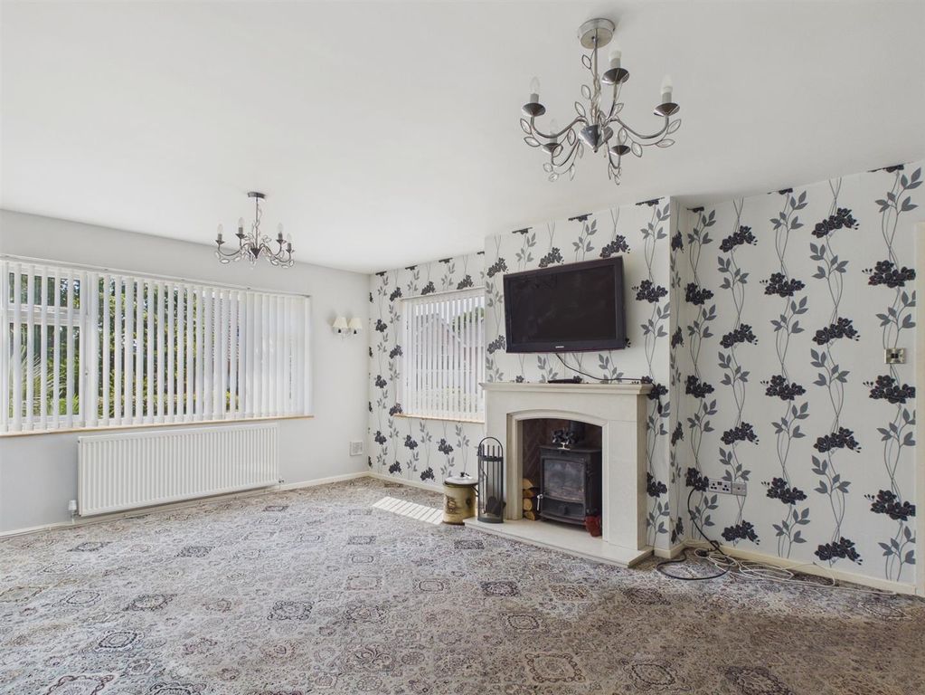 Property photo 2 of 24 27 Sum Living 1.Jpg