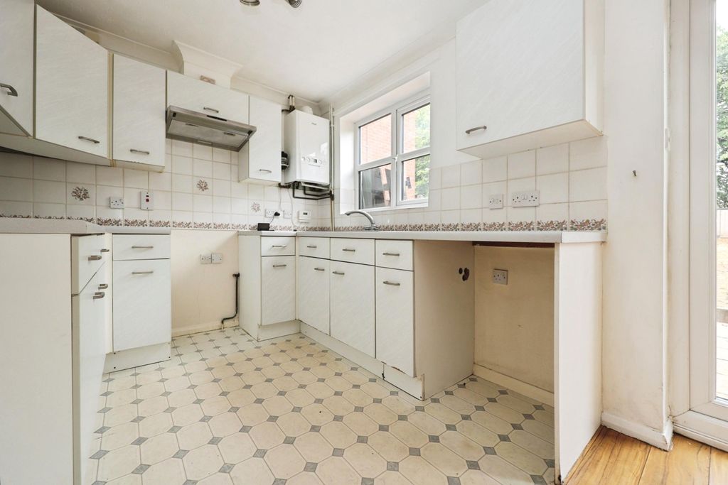 Property photo 3 of 14 5328332