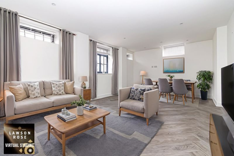 Property photo 3 of 17 .