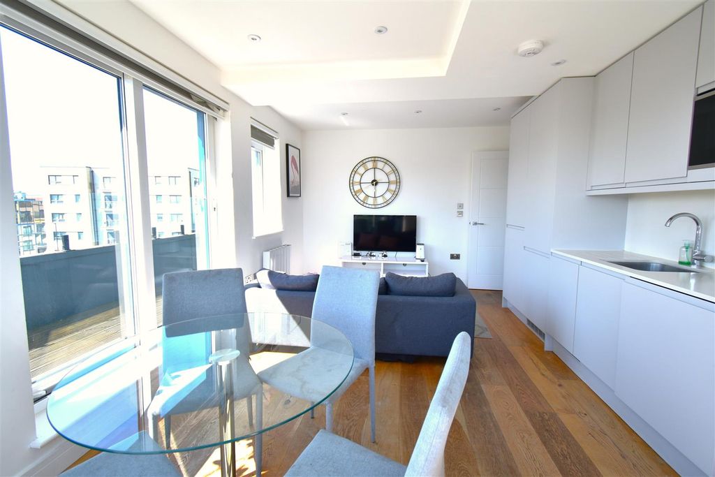 Property photo 2 of 7