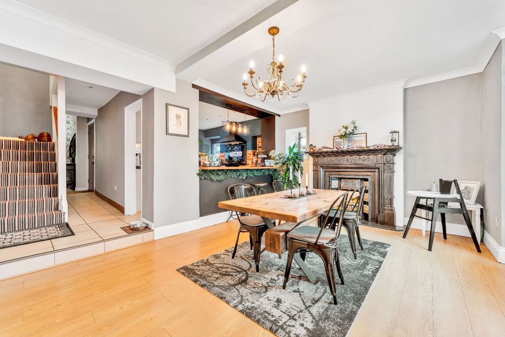 Property photo 2 of 27 3510396