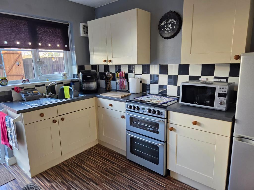 Property photo 2 of 24 Kitchen/Diner