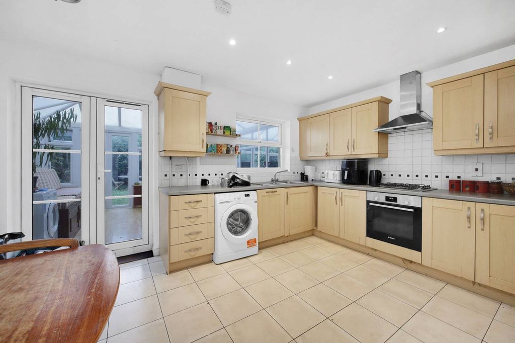 Property photo 1 of 3
