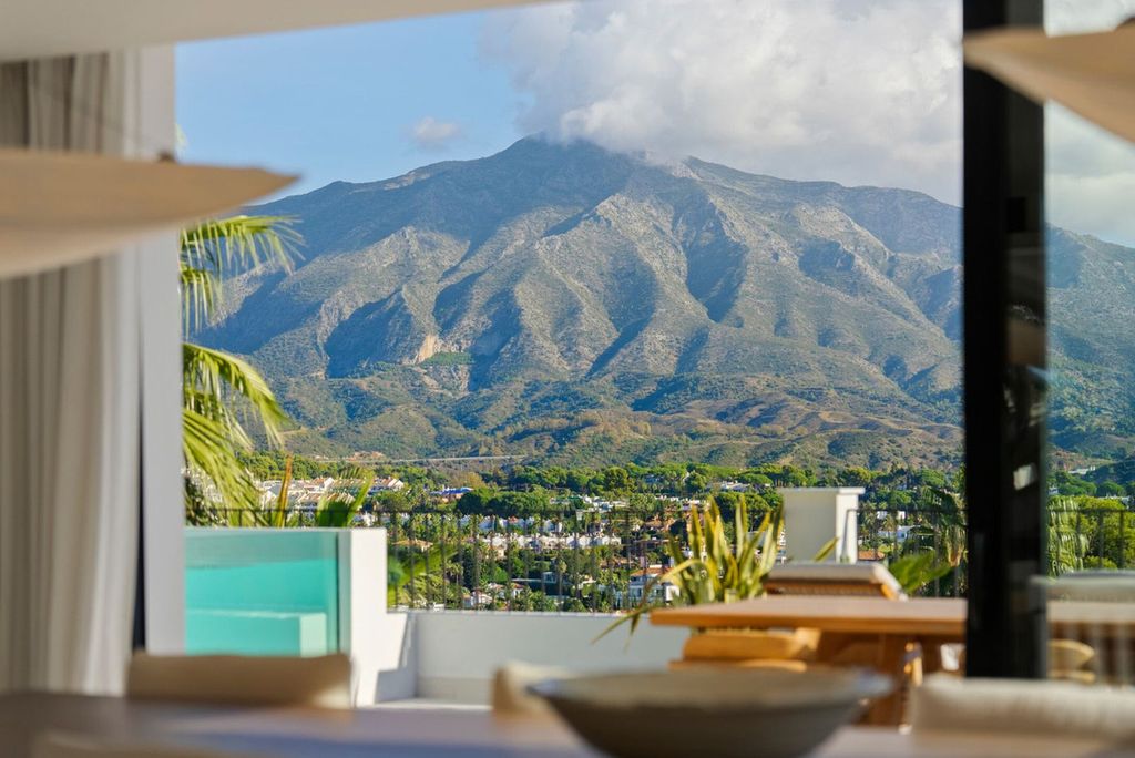 Property photo 3 of 27