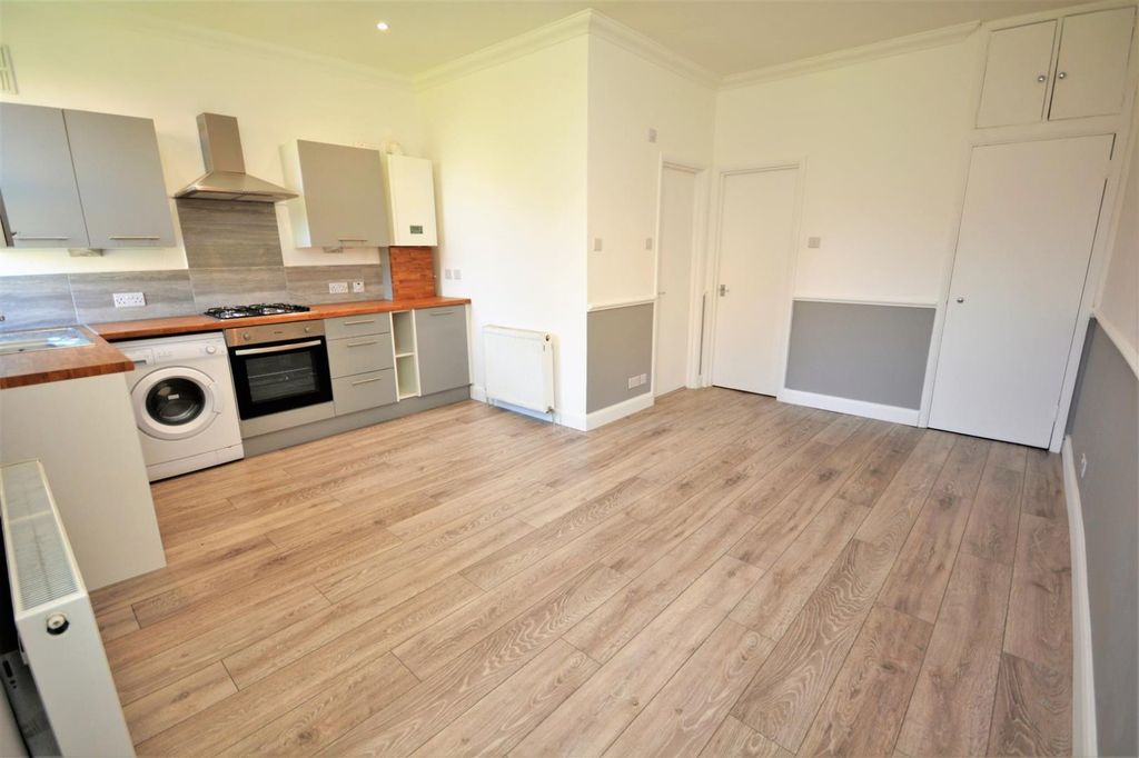 Property photo 3 of 6 Picture No. 01