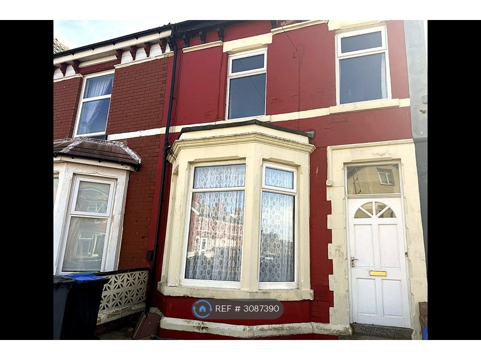 Property photo 2 of 17