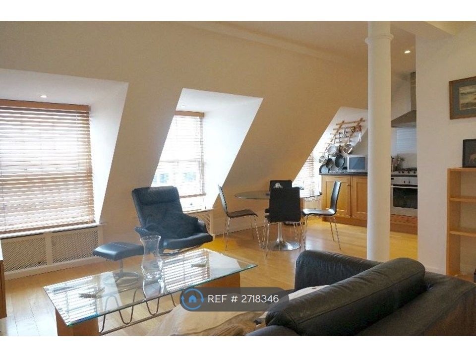 Property photo 2 of 12 Living Room