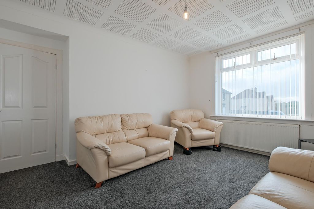 Property photo 3 of 28