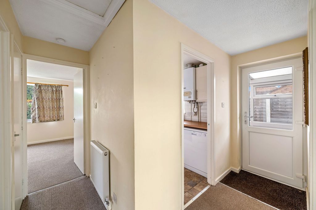 Property photo 3 of 27