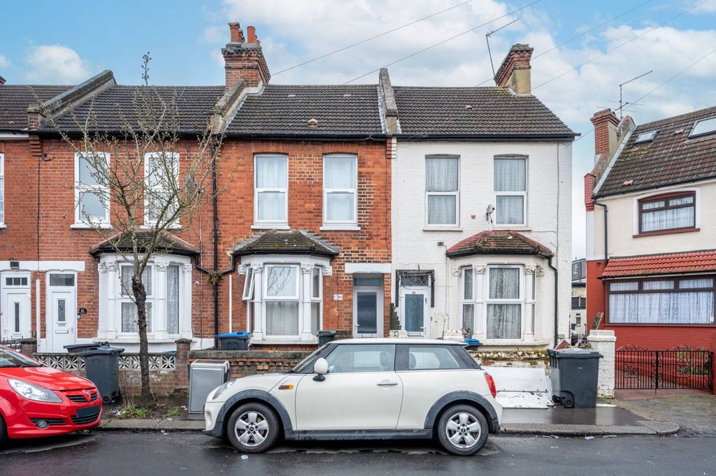 Property photo 2 of 7