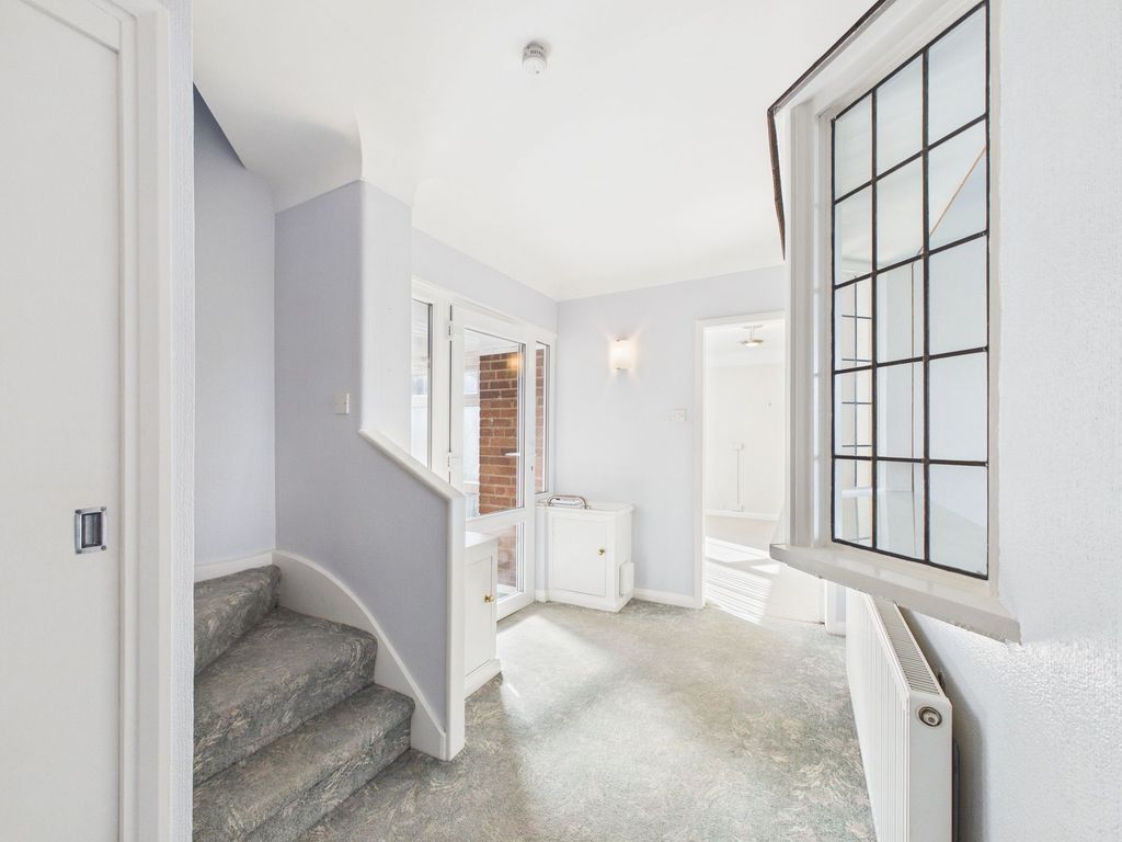 Property photo 2 of 26