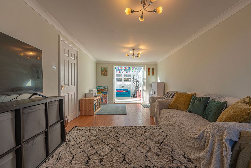 Property photo 3 of 43