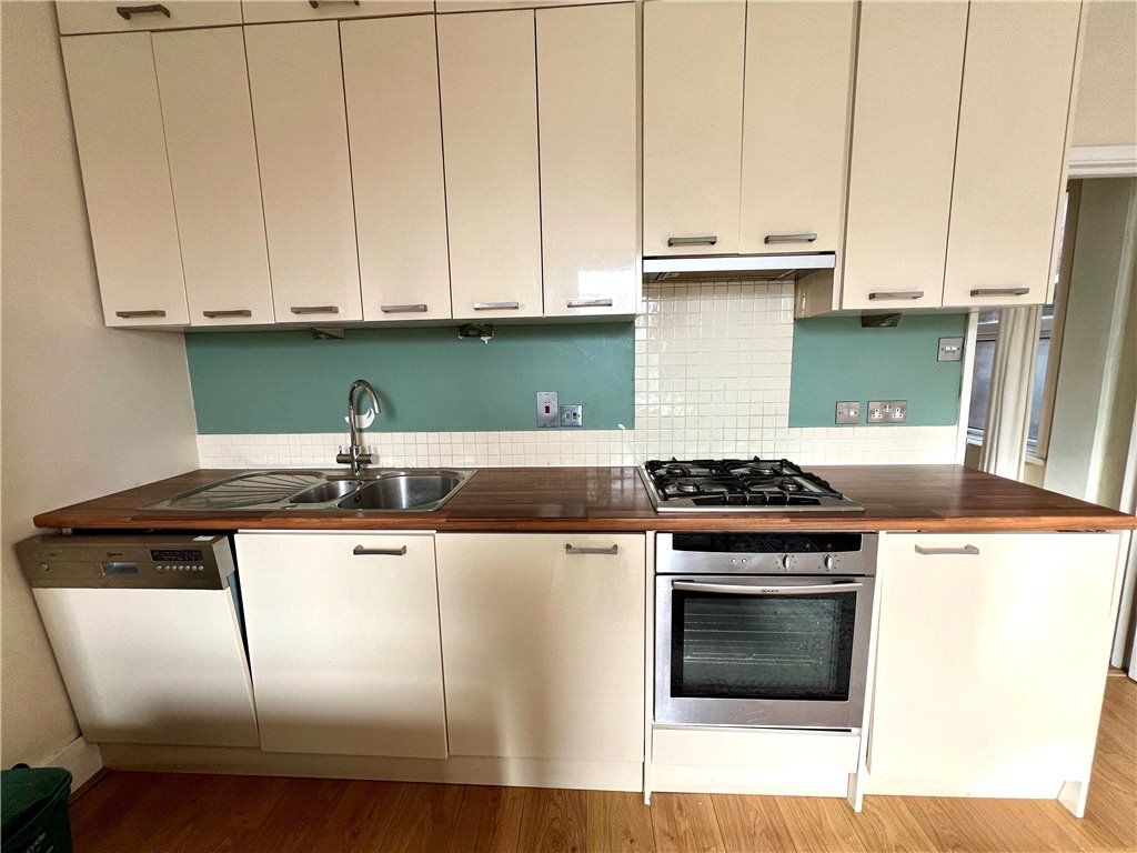 Property photo 3 of 8 Kitchen