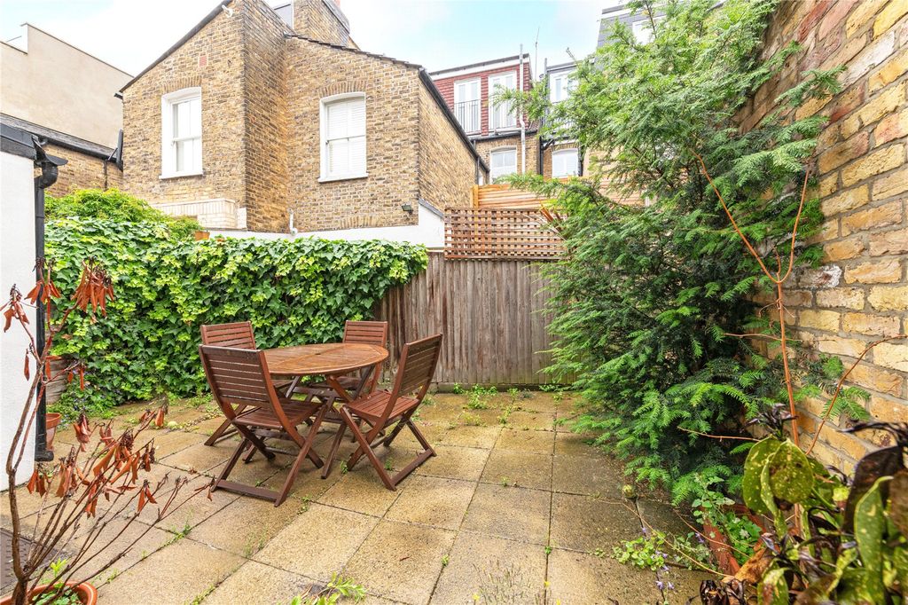 Property photo 3 of 16 Garden