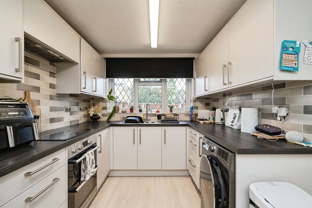 Property photo 3 of 15