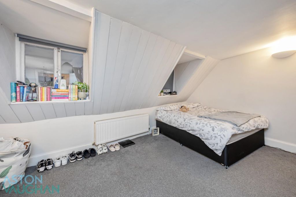 Property photo 3 of 9 St James Street, Tff-005.Jpg