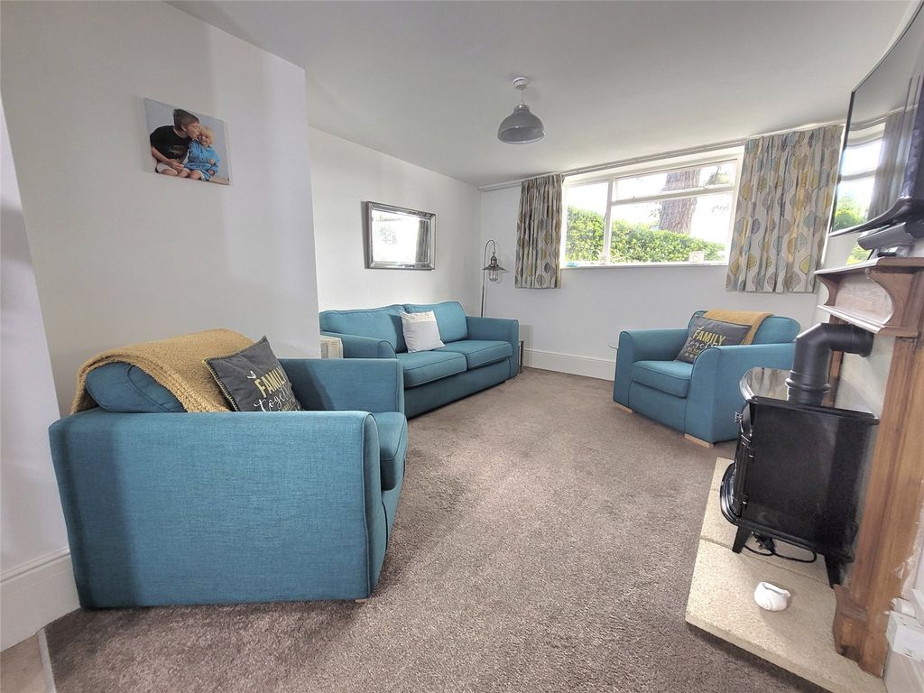 Property photo 2 of 11 Picture No. 03