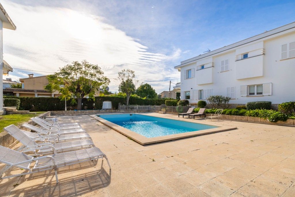 Property photo 3 of 19 Pool And Exterior (3)