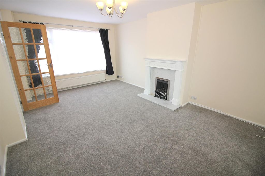 Property photo 2 of 10 Lounge