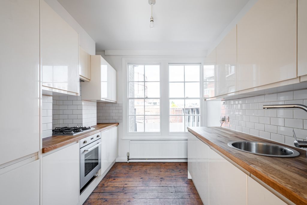 Property photo 2 of 15 Hackney Rd 491 F1 - 10