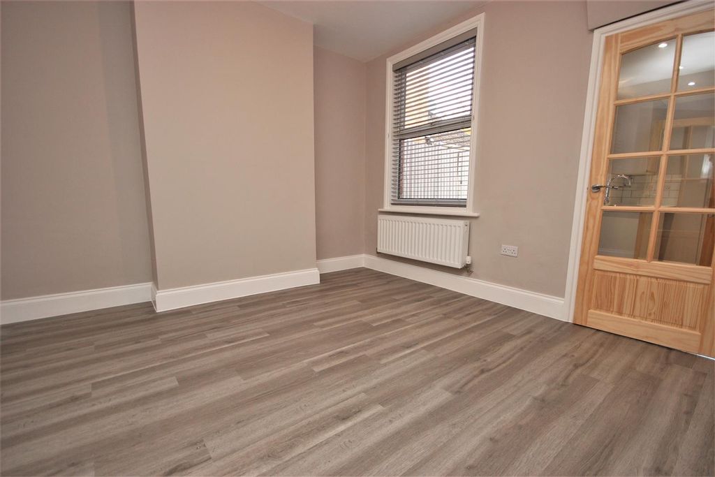 Property photo 3 of 10 Img_0799.Jpg