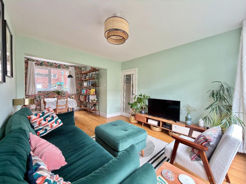 Property photo 2 of 26