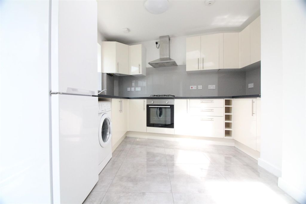 Property photo 2 of 14 Kitchen