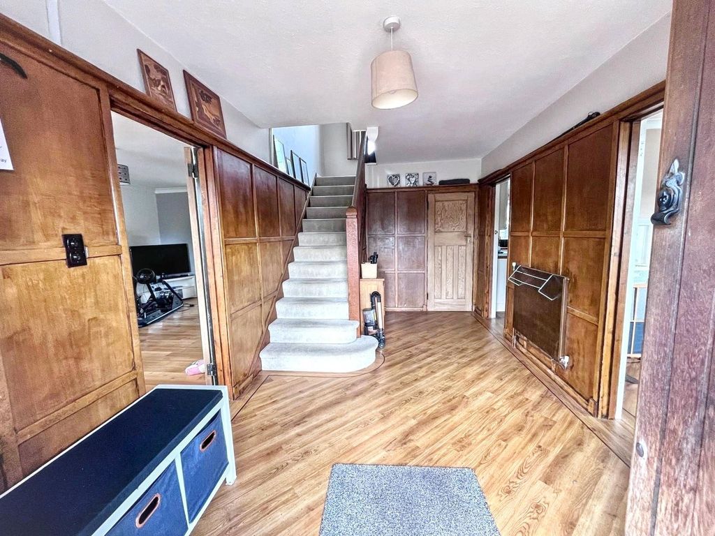 Property photo 2 of 18 Picture No. 01