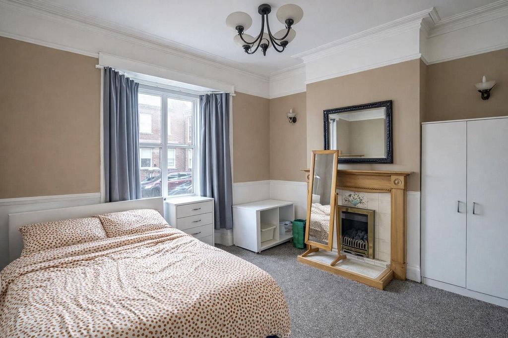 Property photo 3 of 11 Front Reception Room