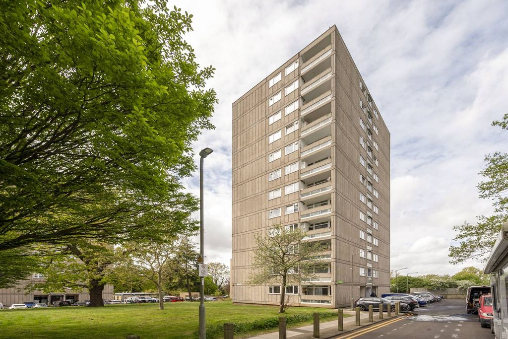 Property photo 2 of 3