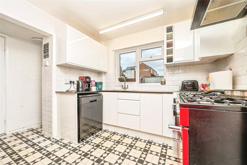 Property photo 3 of 15 Kitchen