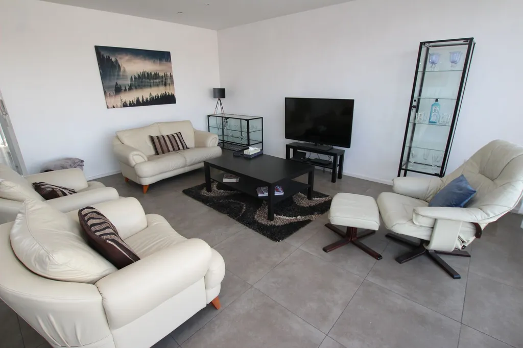 Apartment in Nottingham, Lace Market, The Meadows - View 3