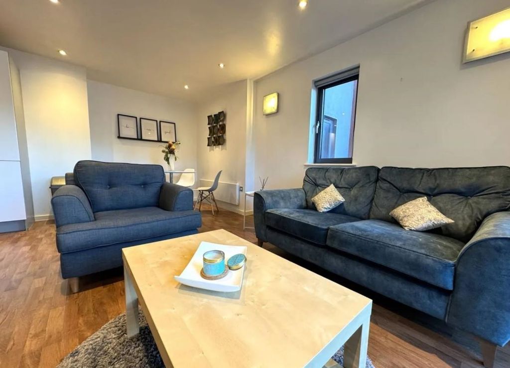 Property photo 2 of 21
