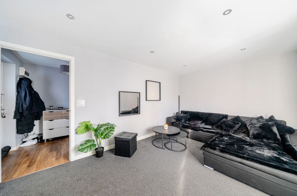 Property photo 2 of 12 1382160-15-6915B2...