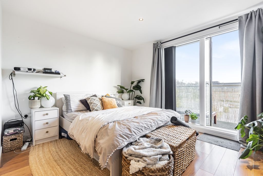 Property photo 2 of 7 670211 (4)