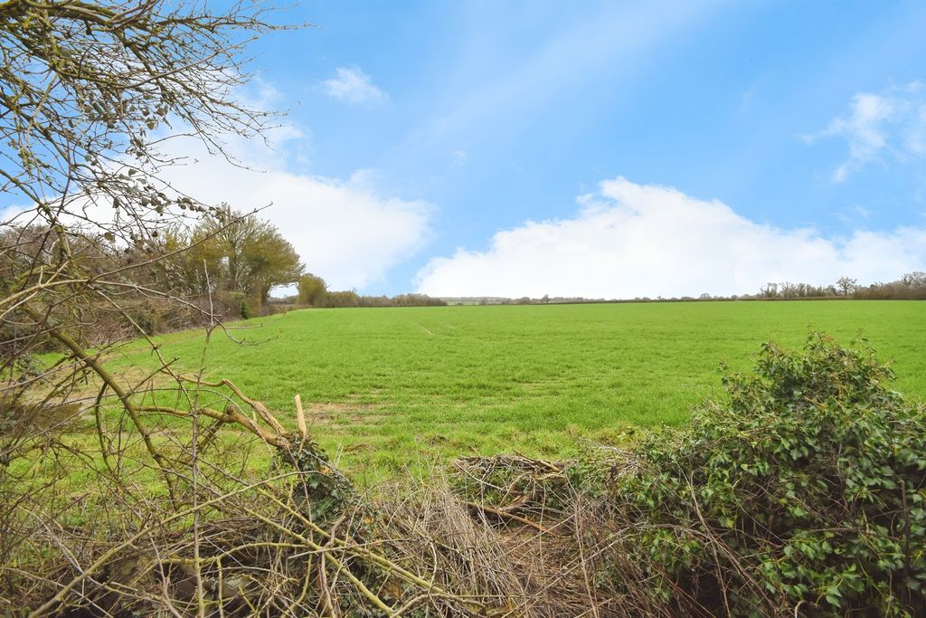 Property photo 3 of 20