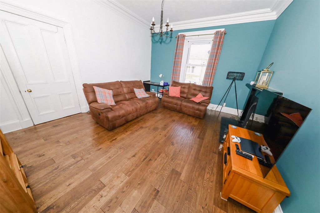 Property photo 3 of 25 c