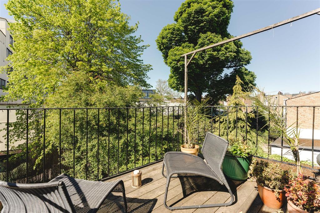 Property photo 3 of 31 Windsor Road-21.Jpg