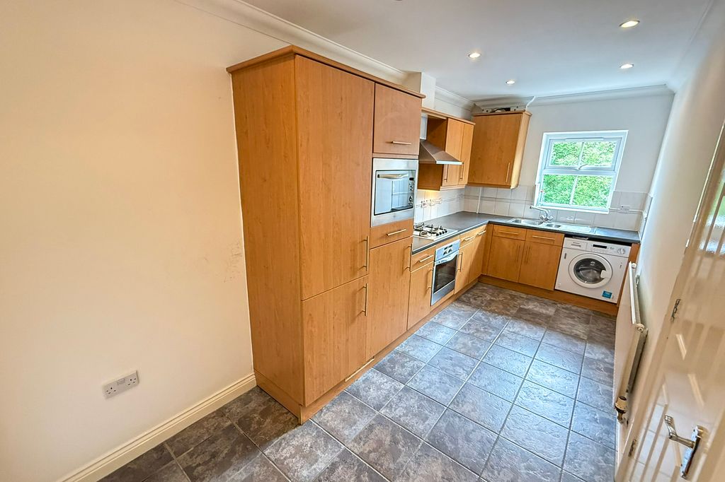 Property photo 3 of 9 Kitchen/Breakfast Area