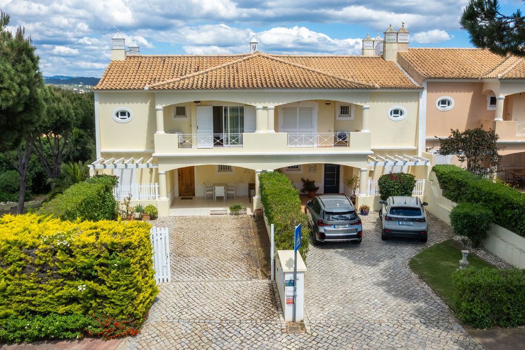 Property photo 2 of 28